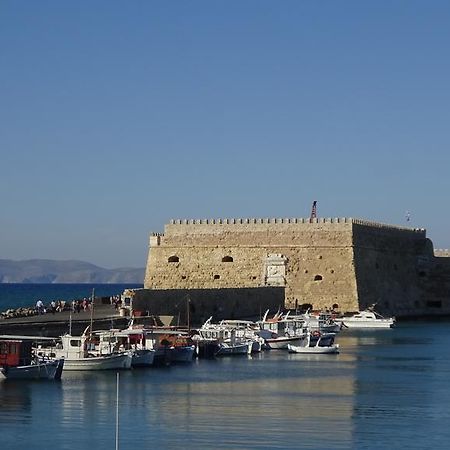 Central House Ираклио Екстериор снимка