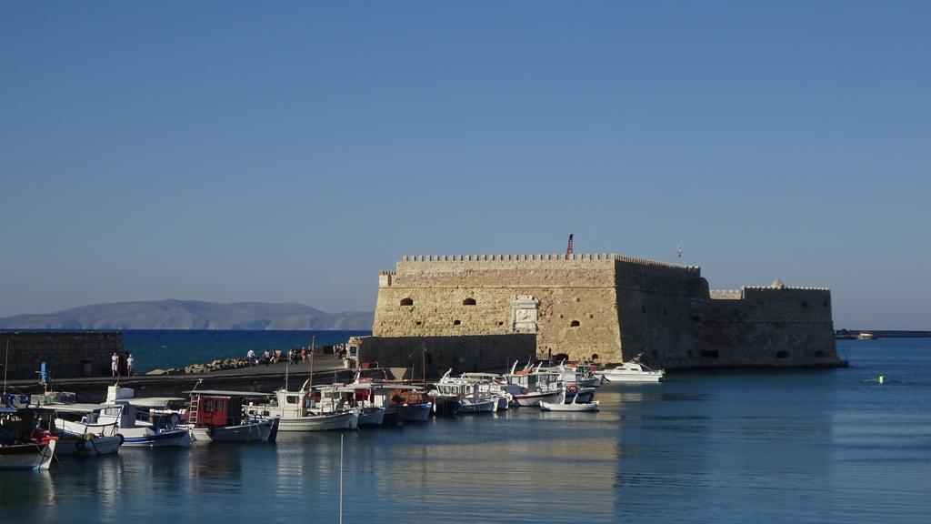 Central House Ираклио Екстериор снимка